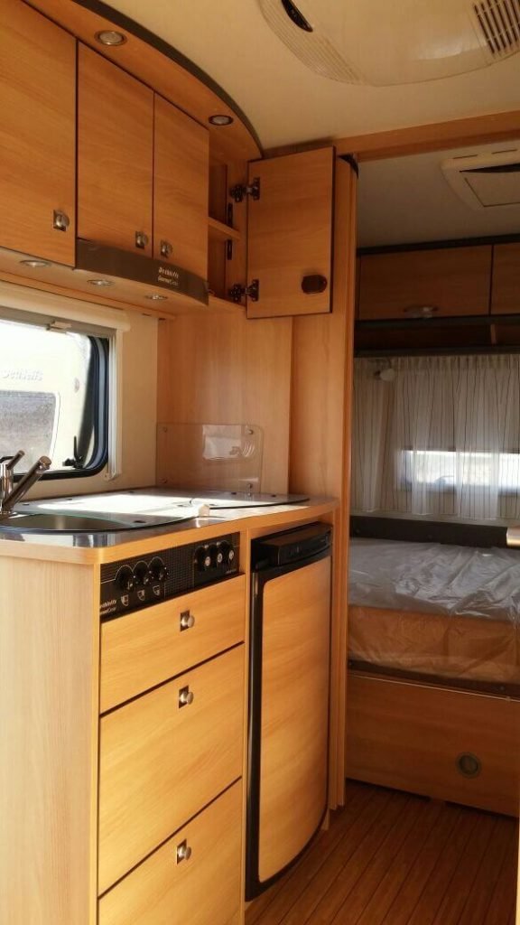 קרוואן נטען באנרגיה סולארית