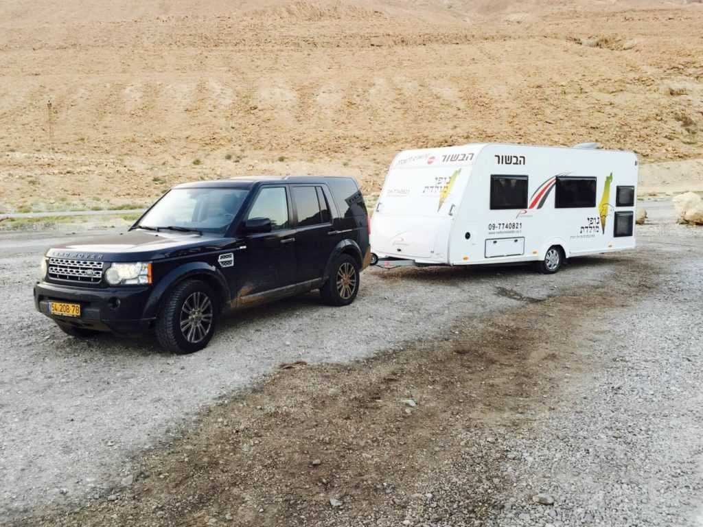 רכב עם וו גרירה להשכרה